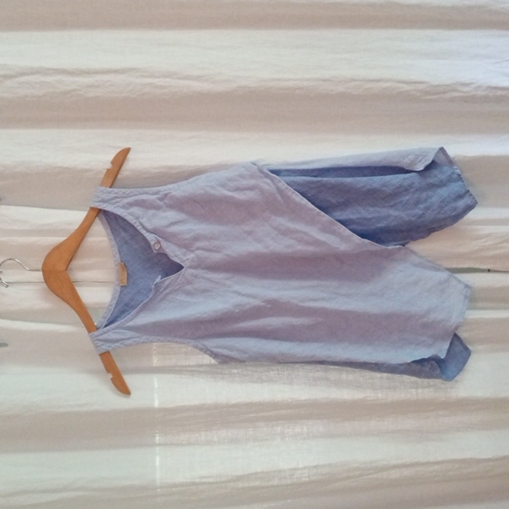 100% Linen Blue women's top. Made in Italy.